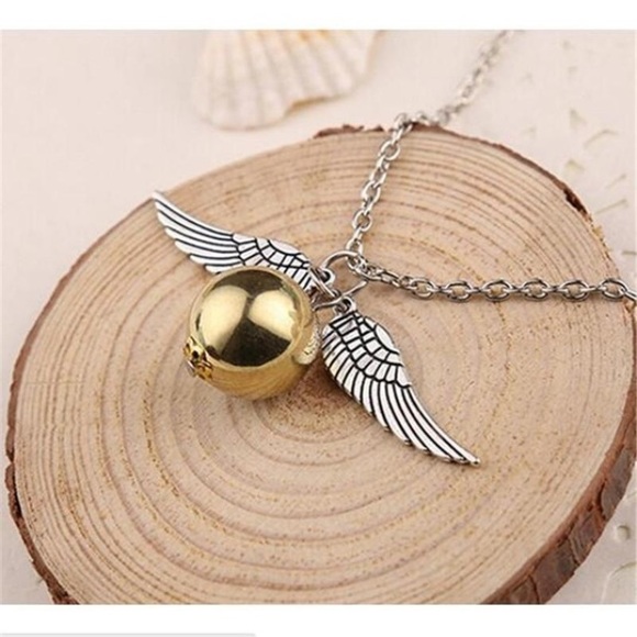 *LAST ONE*Harry Potter Golden Snitch necklace - Picture 2 of 5